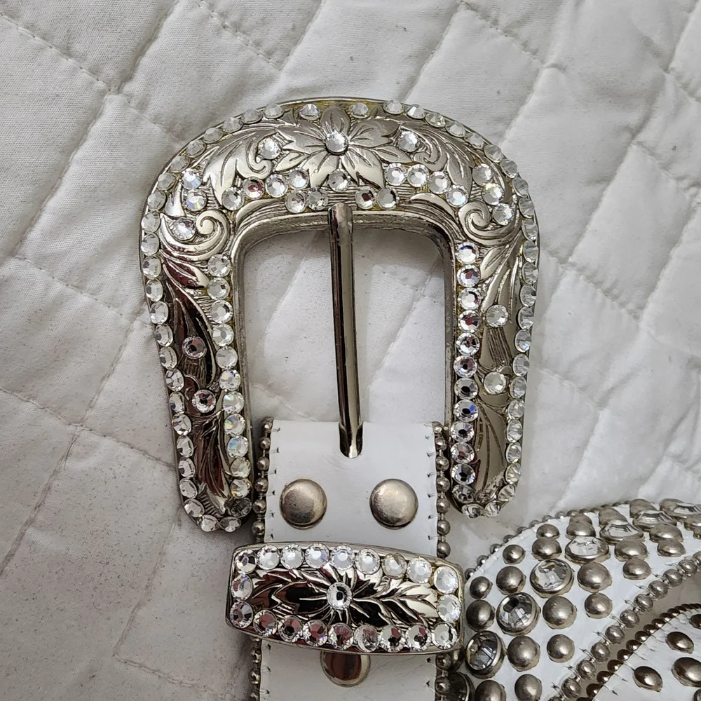B.B. Simon White and Silver Studded Belt - Picture 4 of 7